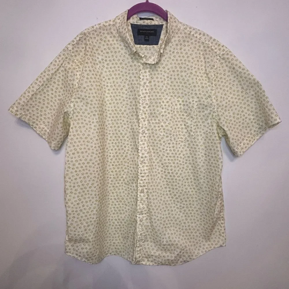 Banana Republic EUC white/yellow floral short sleeve button down shirt Size XL